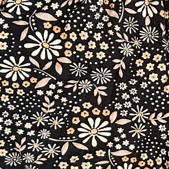 Volcom Floral Shorts - Picture 3 of 6